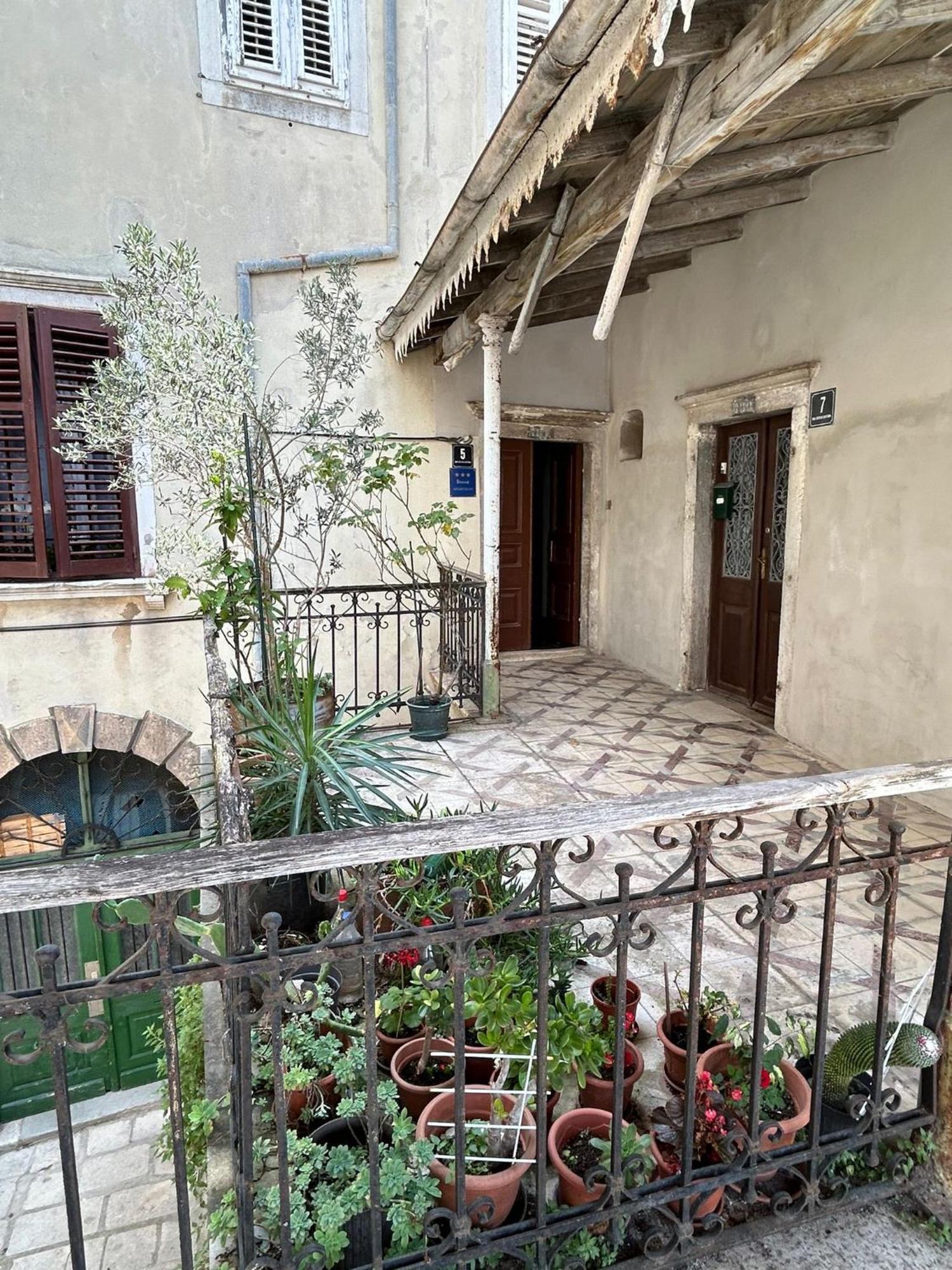 Apartman Lavanda Cres Exterior photo